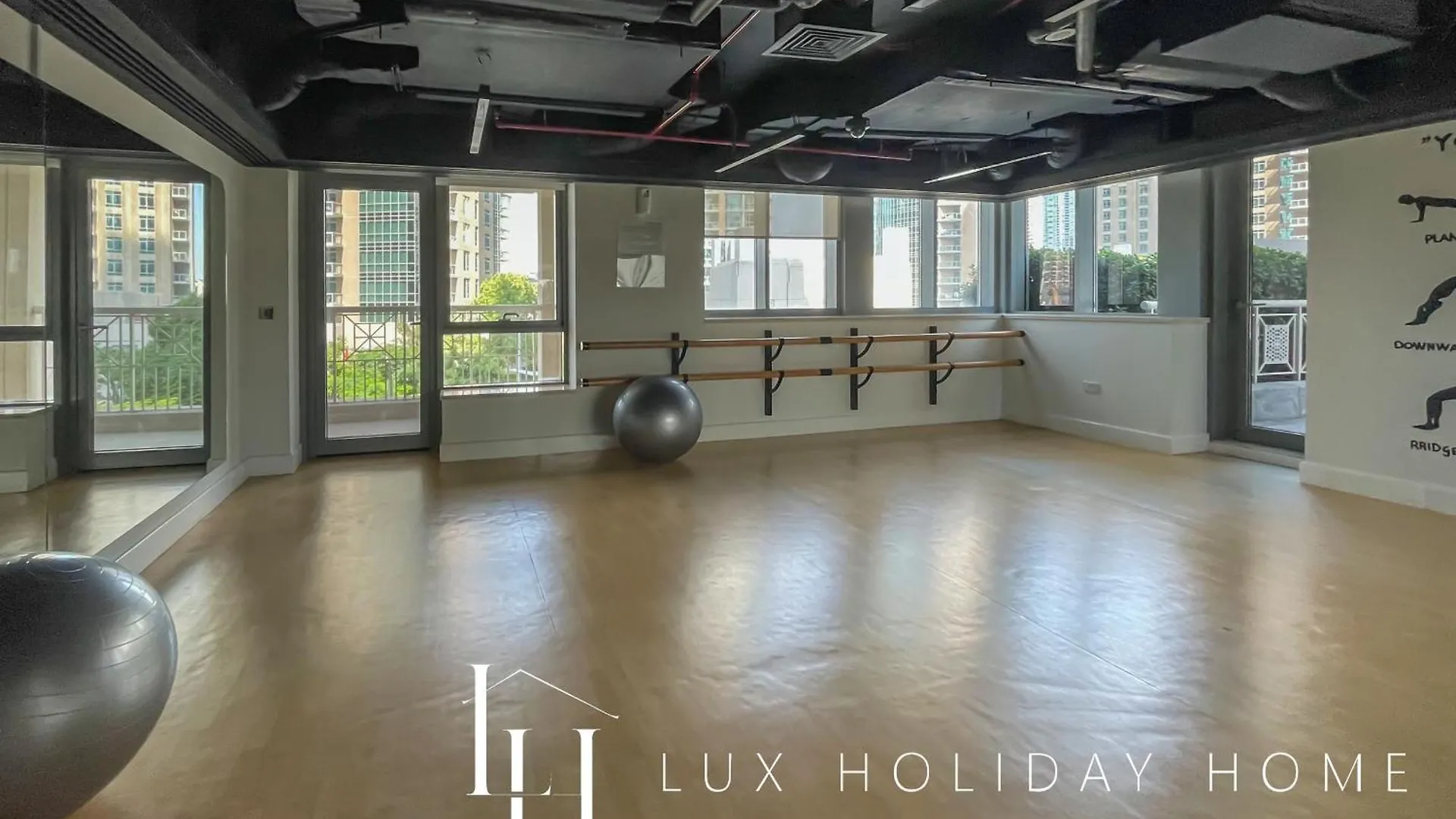 Lux The Fountain View Suite Dubai Apartment