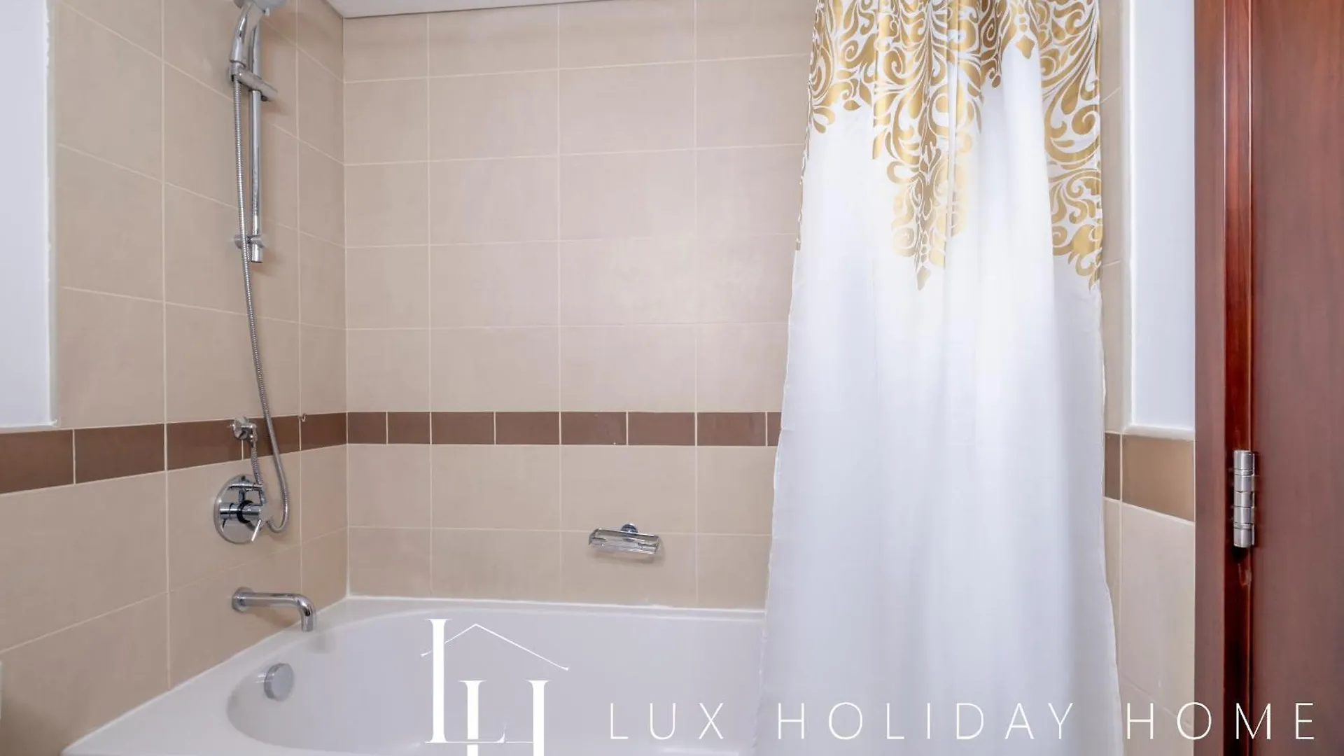 Lux The Fountain View Suite Dubai 0*,