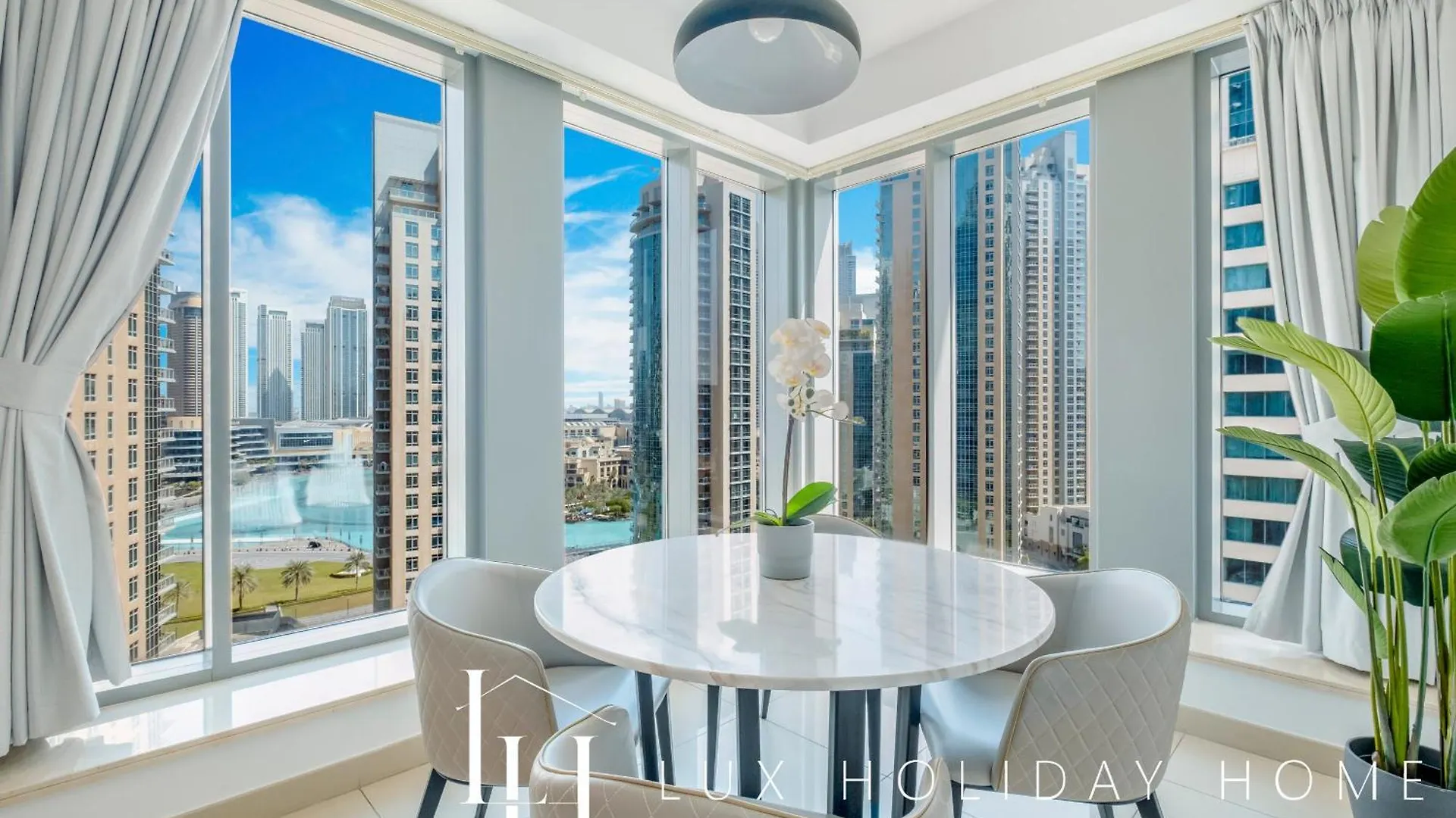 Lux The Fountain View Suite Dubai